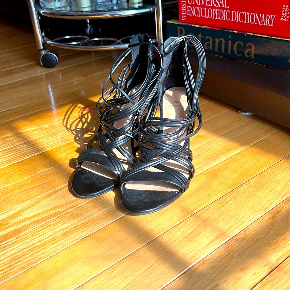 Black INC heels size 8 great condition